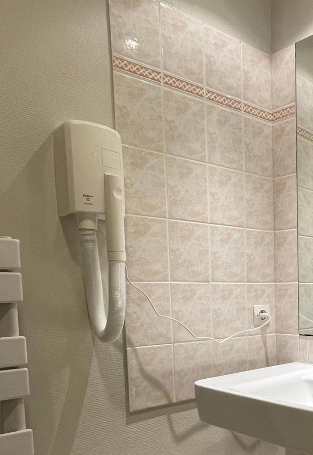 Bel Appartement, Bien Equipe Et Confortable Dans Le Centre Historique Fougères المظهر الخارجي الصورة